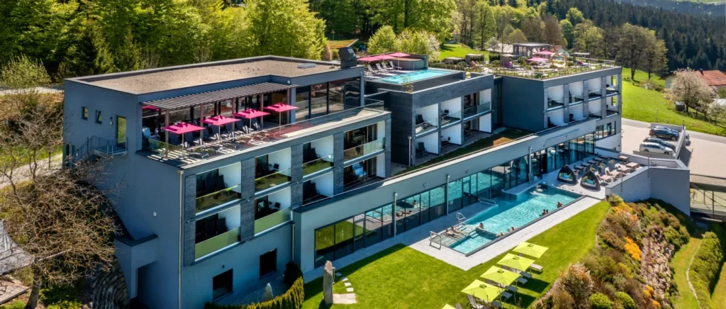 Hüttenhof 4 Sterne Wellnesshotel Bayerischer Wald Grainet am Haidel Berg